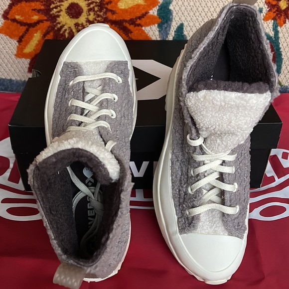 Converse 172202C
RUN STAR HIKE HI
VAPOR MAUVENECHETNIOLET ORE
Men’s platforms - Picture 13 of 16